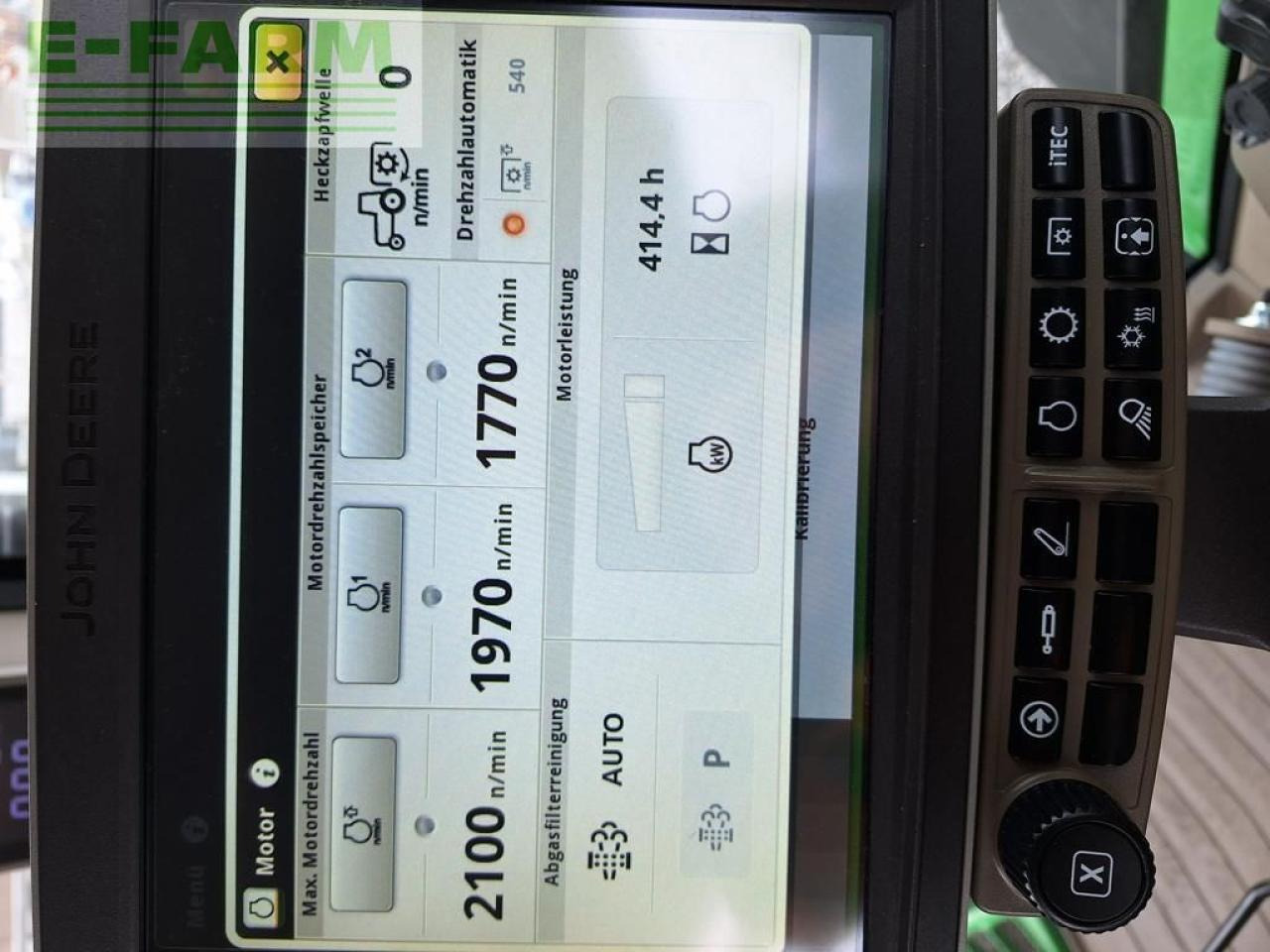 جرار John Deere 7R 330: صور 20