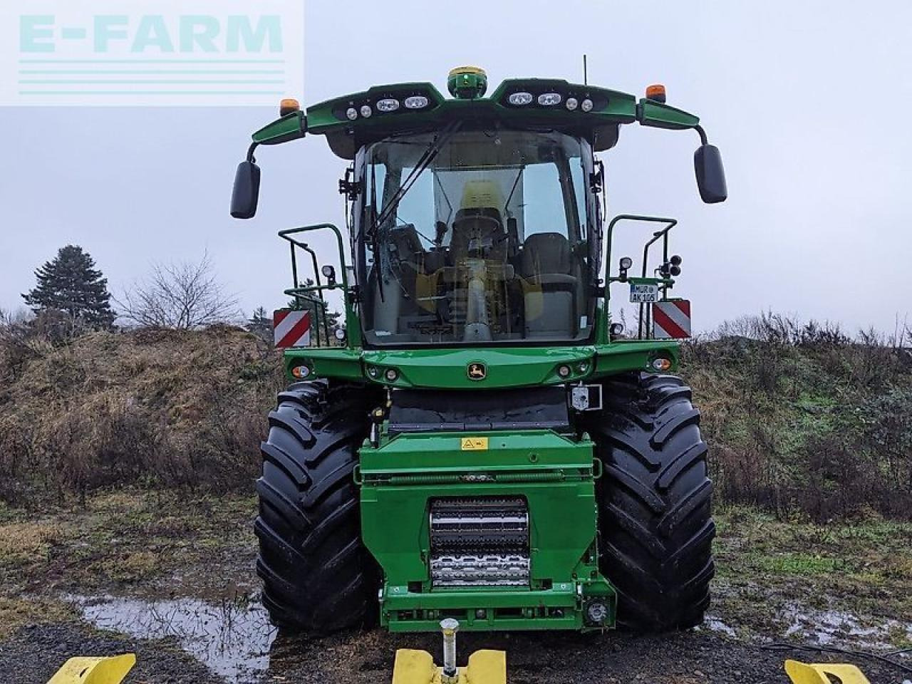 حصادة الأعلاف John Deere 8600i: صور 10