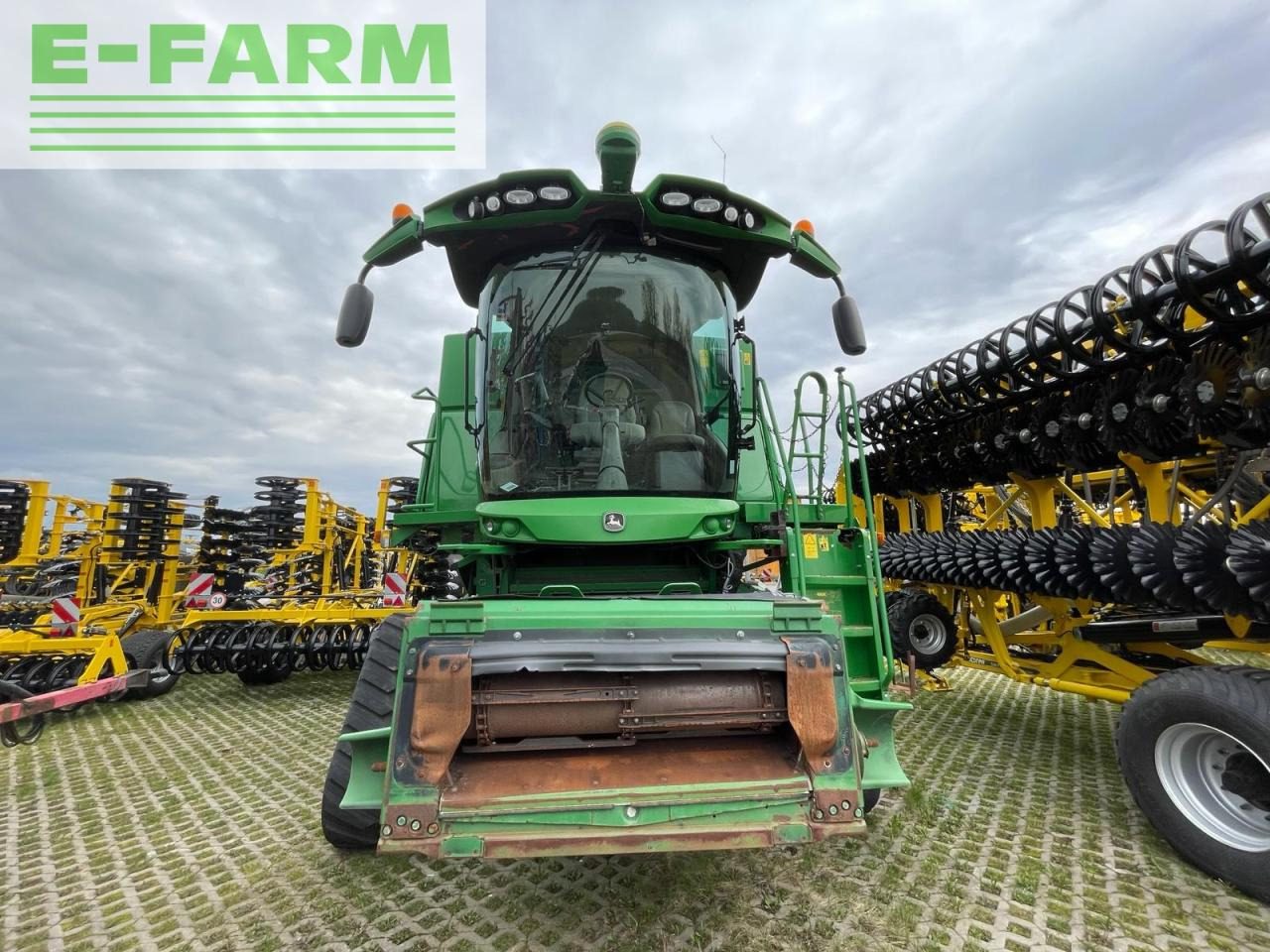 John Deere S690i - حصادة شاملة: صور 3 John Deere S690i - حصادة شاملة: صور 3