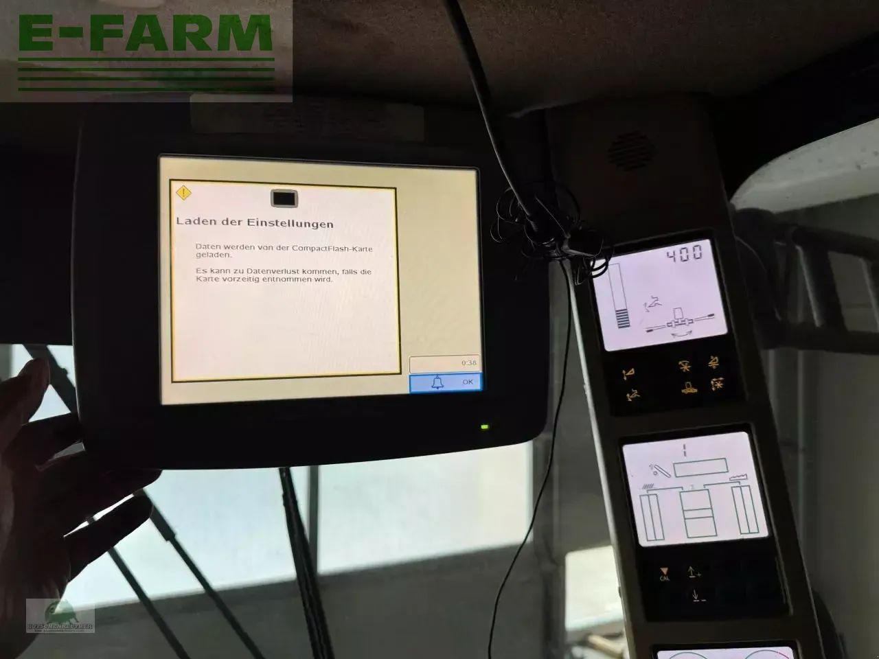 حصادة شاملة John Deere t560i hm: صور 12