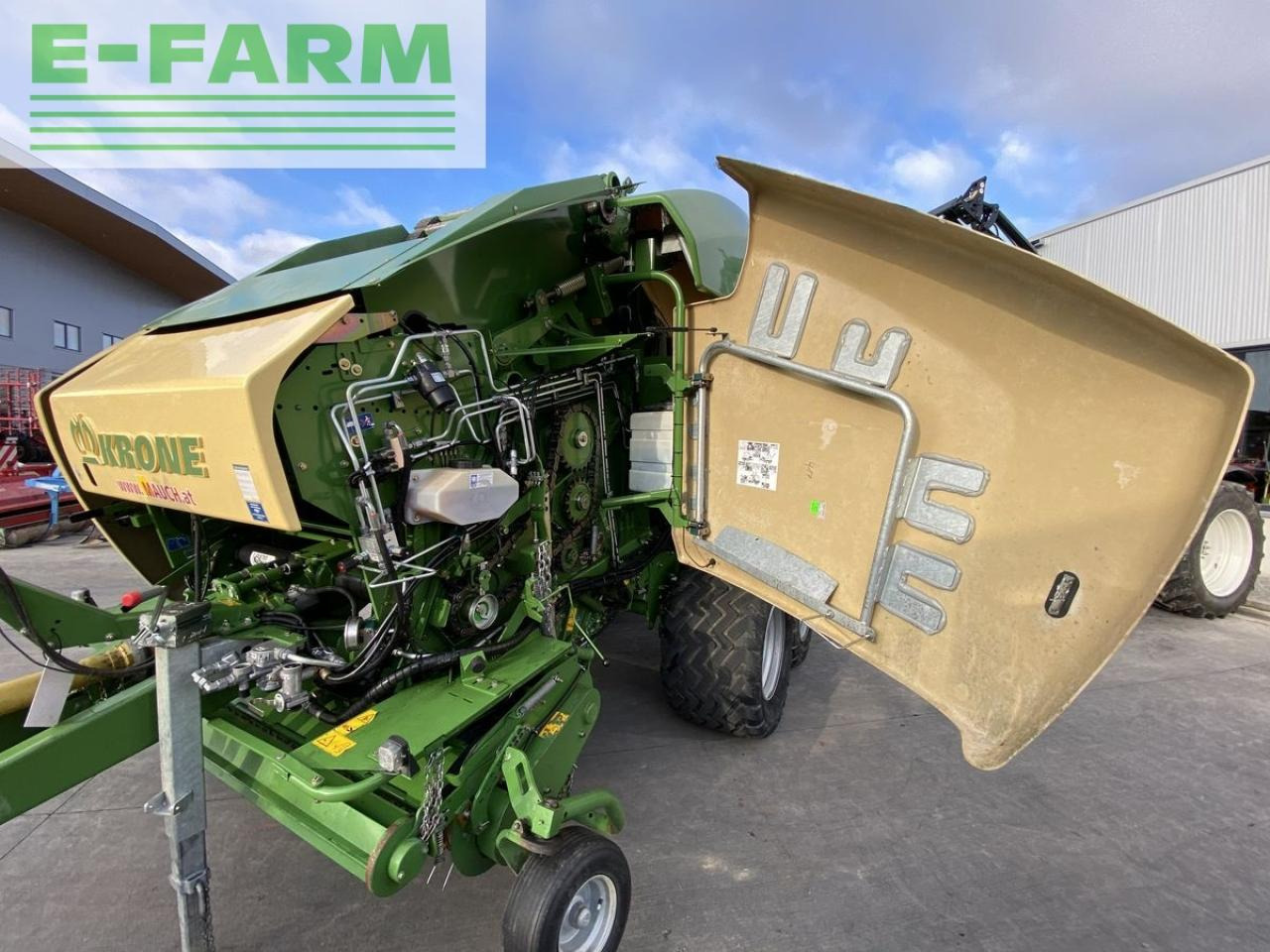 مكبس البالات المستطيله Krone cv 150xc x-treme: صور 10 مكبس البالات المستطيله Krone cv 150xc x-treme: صور 10