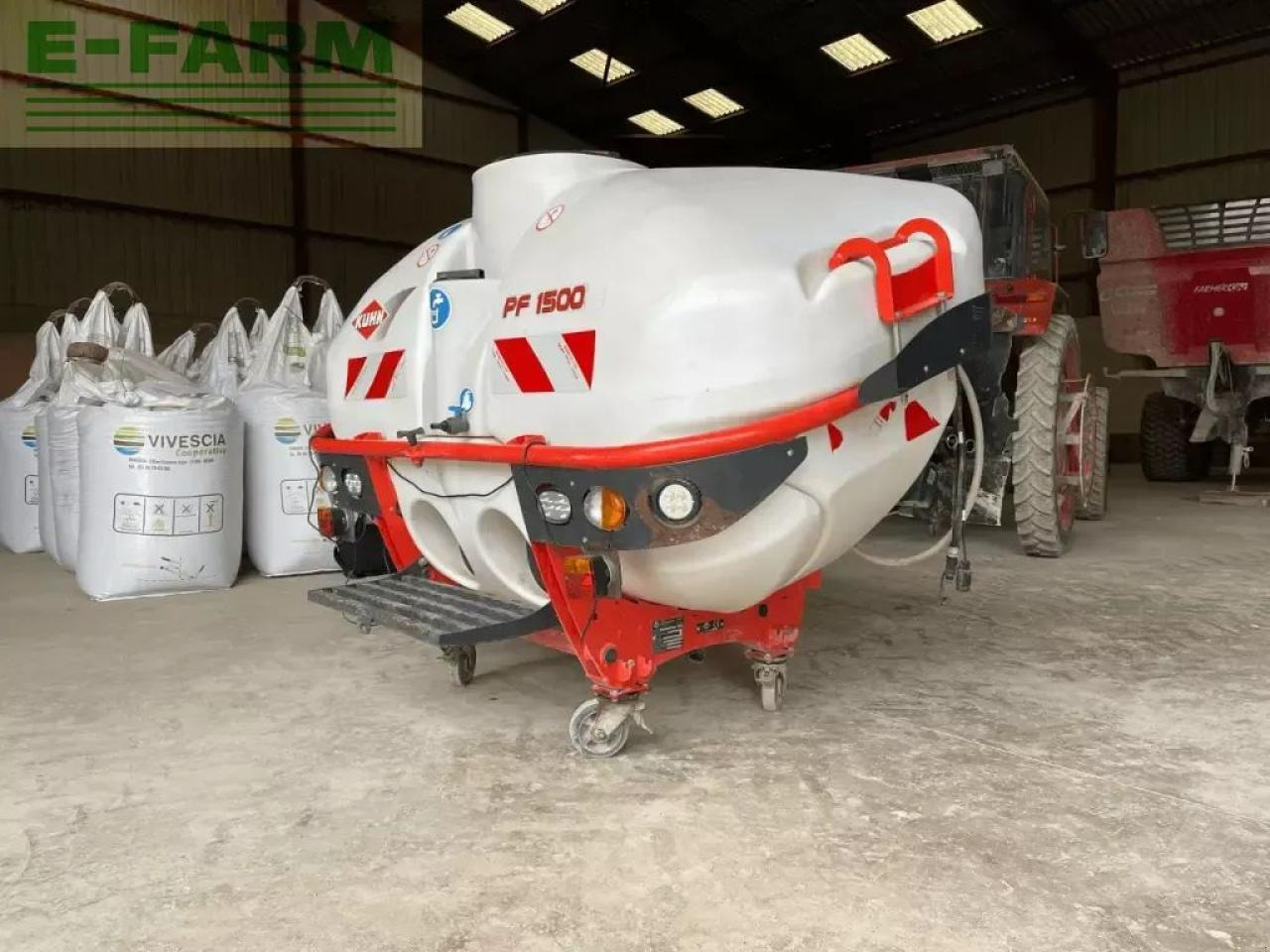 Kuhn altis 2002 - آلة الرش المقطورة: صور 2 Kuhn altis 2002 - آلة الرش المقطورة: صور 2