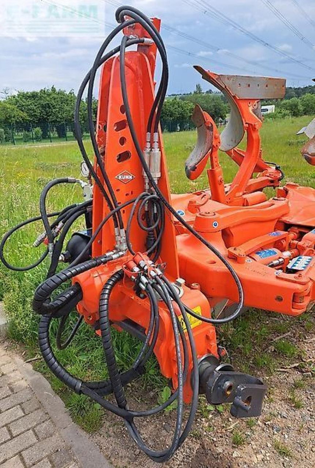 Kuhn varimaster 153 - محراث: صور 5 Kuhn varimaster 153 - محراث: صور 5