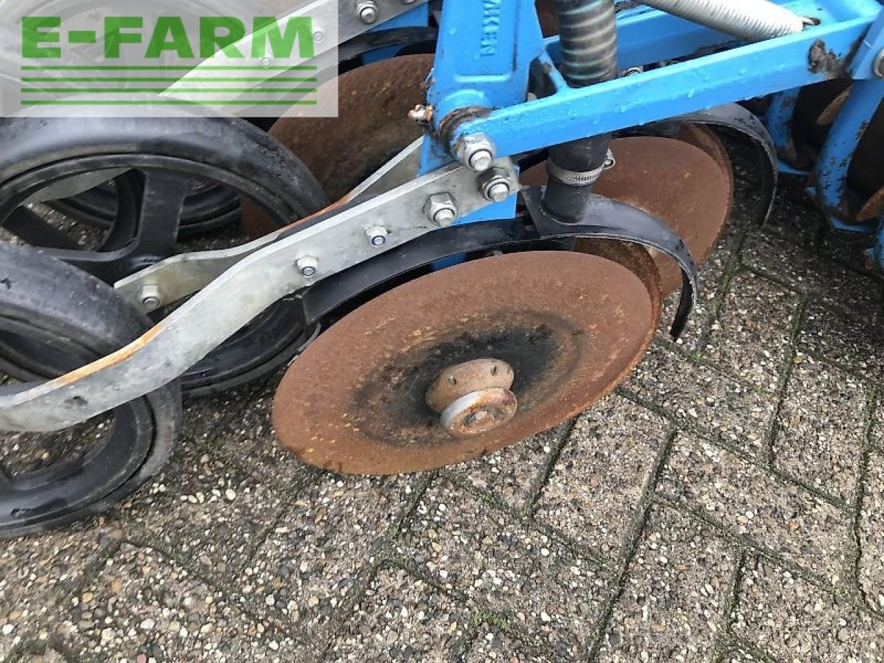 Lemken solitair 8/300 + zirkon 10/300 - معدات بذار: صور 2 Lemken solitair 8/300 + zirkon 10/300 - معدات بذار: صور 2