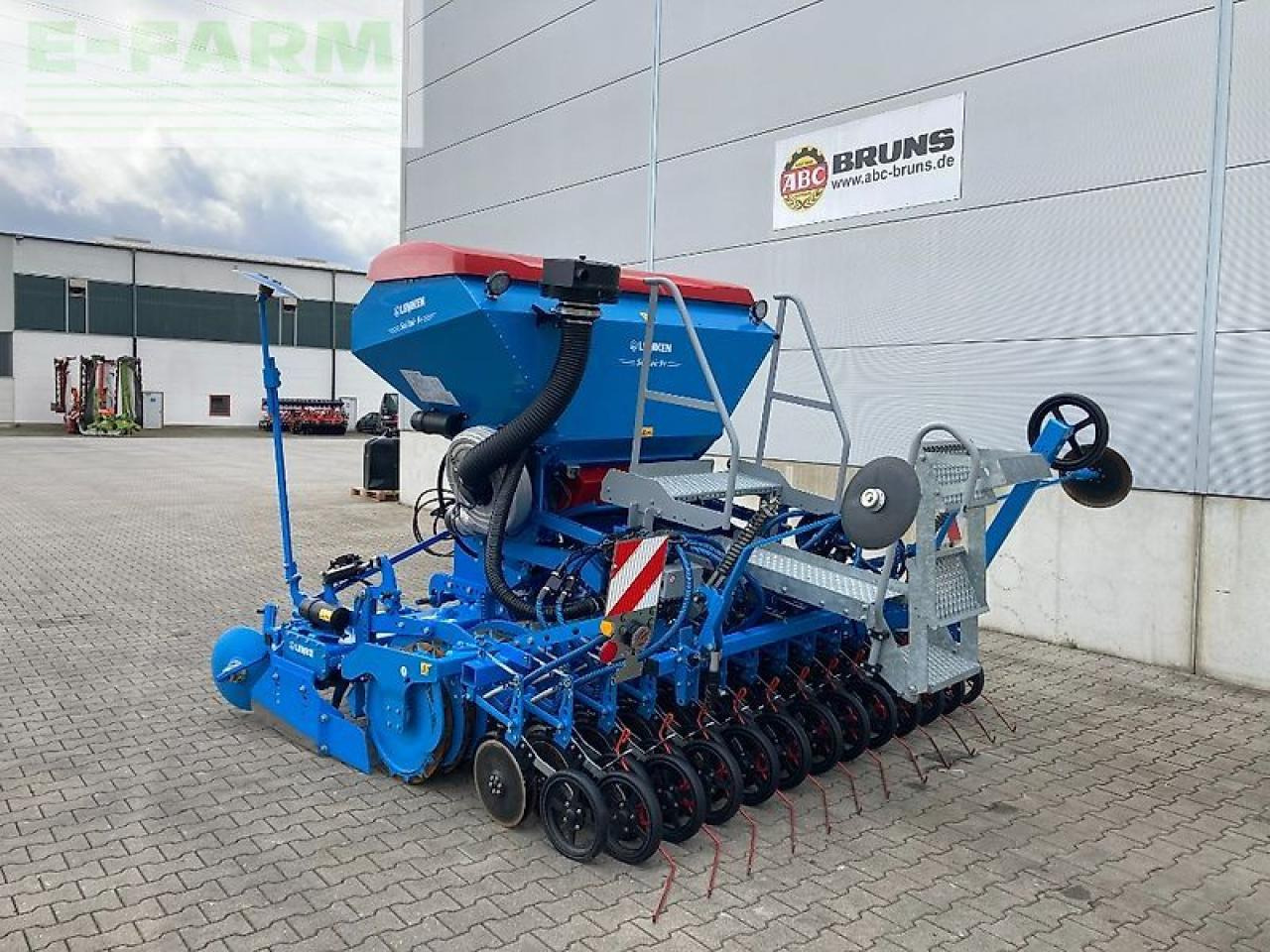 Lemken solitair 9+ / zirkon 12/300 - ال معدات حراثه: صور 3 Lemken solitair 9+ / zirkon 12/300 - ال معدات حراثه: صور 3