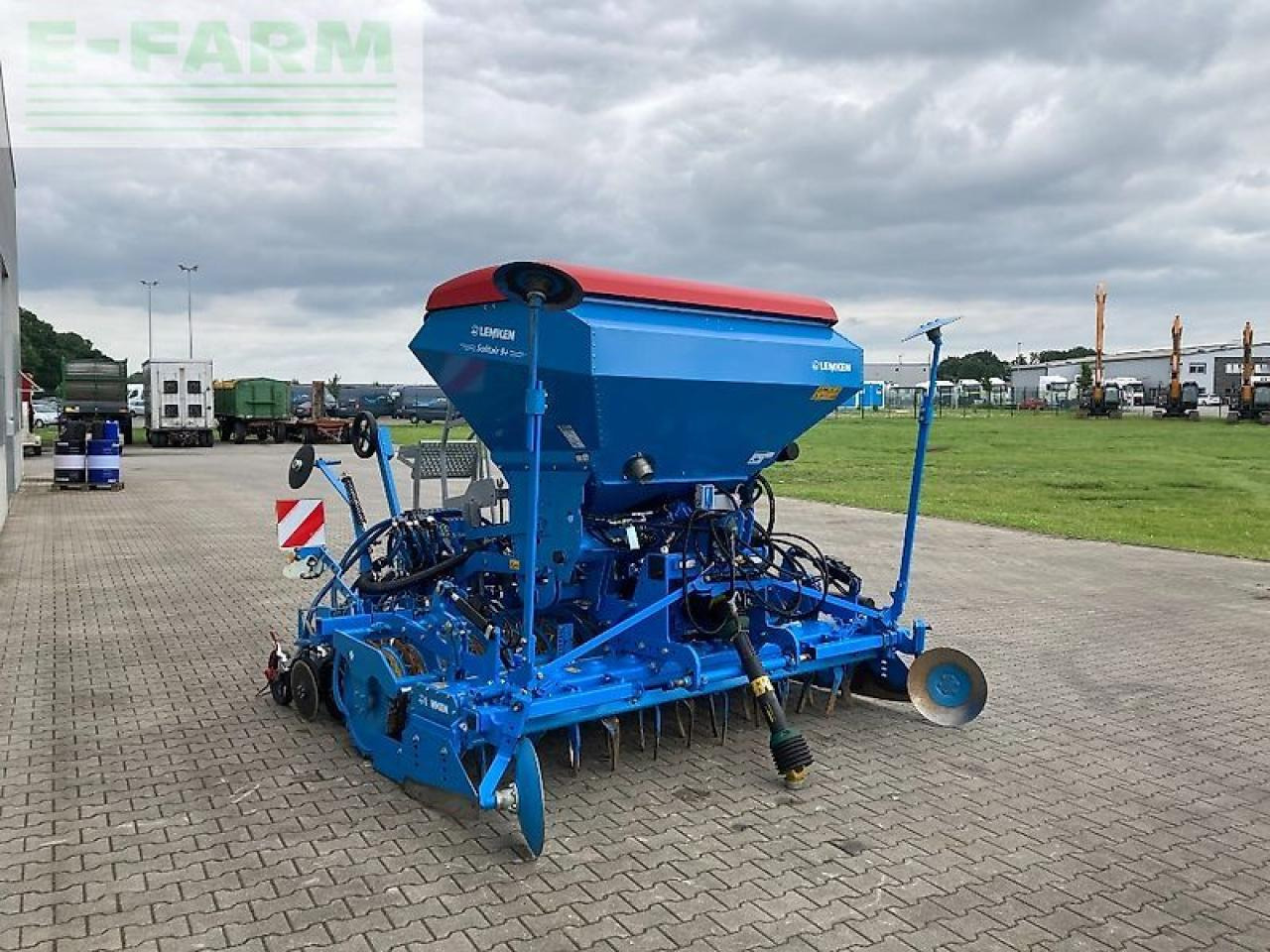 Lemken solitair 9+ / zirkon 12/300 - ال معدات حراثه: صور 5 Lemken solitair 9+ / zirkon 12/300 - ال معدات حراثه: صور 5
