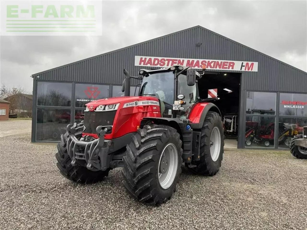 Massey Ferguson 8740s dyna vt exclusive Exclusive - جرار: صور 1 Massey Ferguson 8740s dyna vt exclusive Exclusive - جرار: صور 1