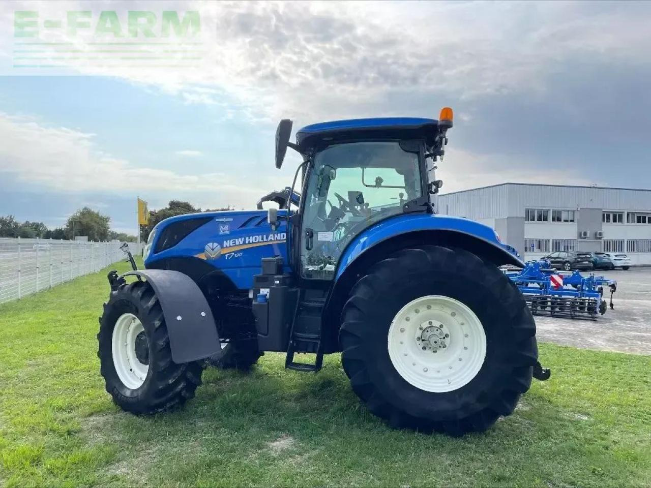 New Holland t7.190 - جرار: صور 4 New Holland t7.190 - جرار: صور 4