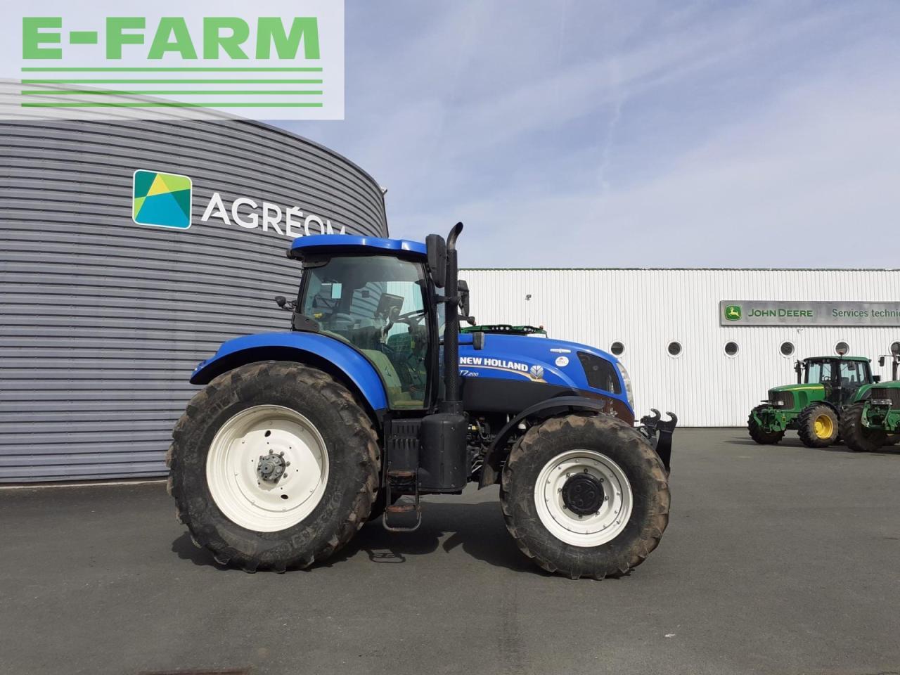 New Holland t7 200 - جرار: صور 2 New Holland t7 200 - جرار: صور 2