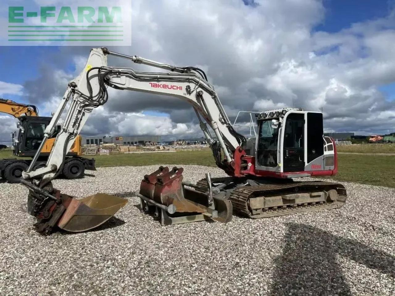 Takeuchi tb 2150 - حفارات زحافة: صور 1 Takeuchi tb 2150 - حفارات زحافة: صور 1