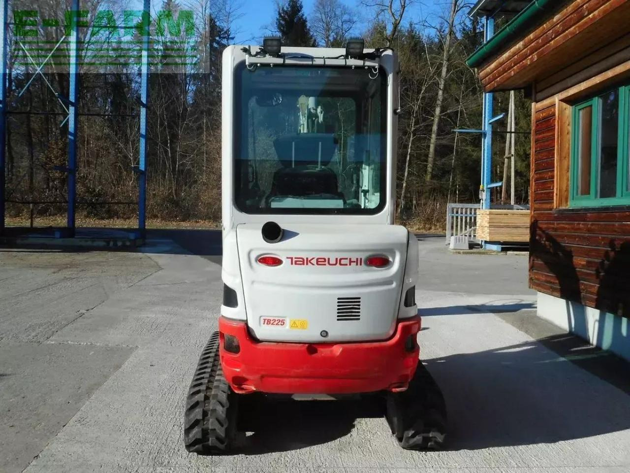 Takeuchi tb 225 ( 2.400kg ) mit hydr. verstellfahrwerk - حفارة مصغرة: صور 3 Takeuchi tb 225 ( 2.400kg ) mit hydr. verstellfahrwerk - حفارة مصغرة: صور 3