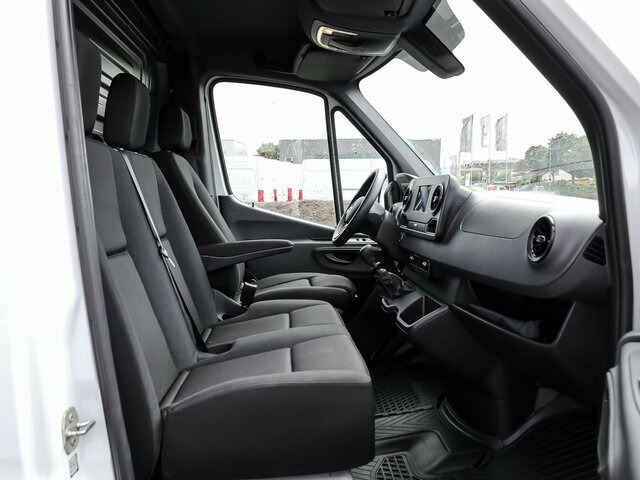 MERCEDES-BENZ Sprinter 317 CDI Kasten,L2H2,MBUX,Kamera - فان: صور 3 MERCEDES-BENZ Sprinter 317 CDI Kasten,L2H2,MBUX,Kamera - فان: صور 3