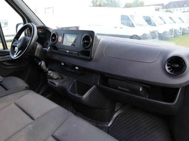 MERCEDES-BENZ Sprinter 317 CDI Kasten,L2H2,MBUX,Kamera - فان: صور 4 MERCEDES-BENZ Sprinter 317 CDI Kasten,L2H2,MBUX,Kamera - فان: صور 4