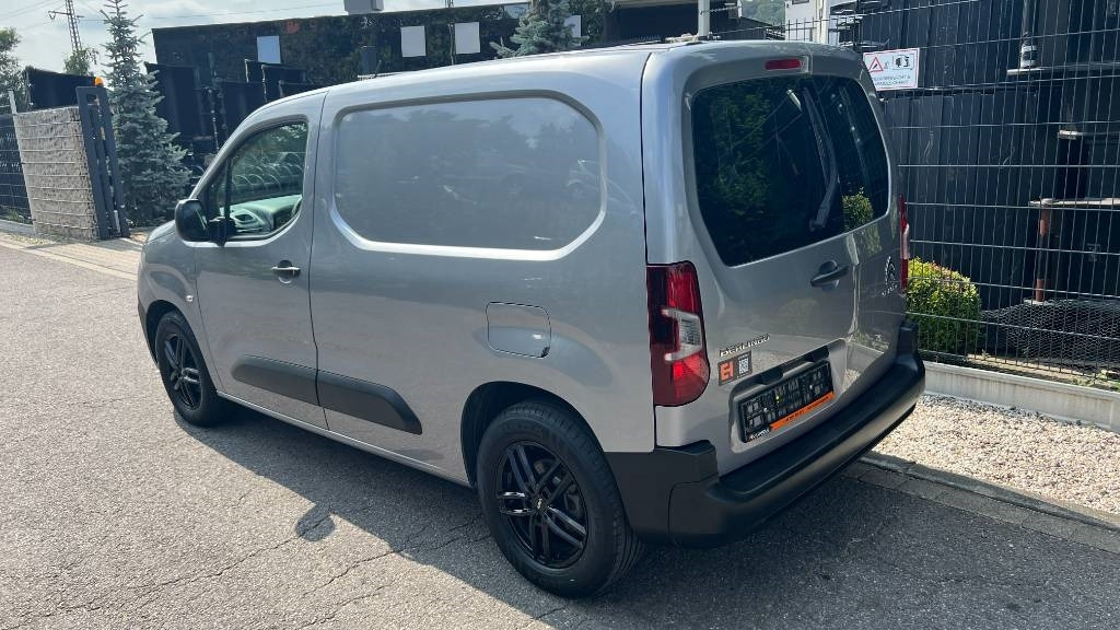 Citroën Berlingo 1.5 Blue HDI, Kasten, 8 Reifen, Klima - الشاحنات الصغيرة صندوق مغلق: صور 5 Citroën Berlingo 1.5 Blue HDI, Kasten, 8 Reifen, Klima - الشاحنات الصغيرة صندوق مغلق: صور 5