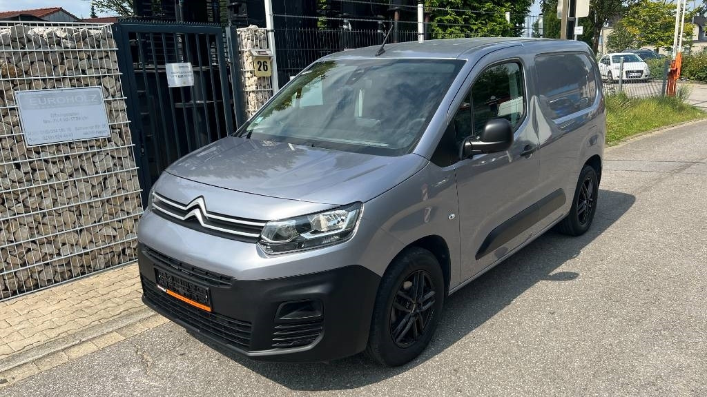 Citroën Berlingo 1.5 Blue HDI, Kasten, 8 Reifen, Klima - الشاحنات الصغيرة صندوق مغلق: صور 1 Citroën Berlingo 1.5 Blue HDI, Kasten, 8 Reifen, Klima - الشاحنات الصغيرة صندوق مغلق: صور 1