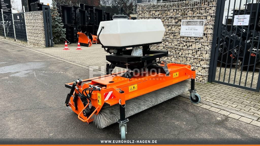 Kehrmaschine ZM2000 Stapleraufnahme - مكنسة - سيارة بلدية: صور 3 Kehrmaschine ZM2000 Stapleraufnahme - مكنسة - سيارة بلدية: صور 3