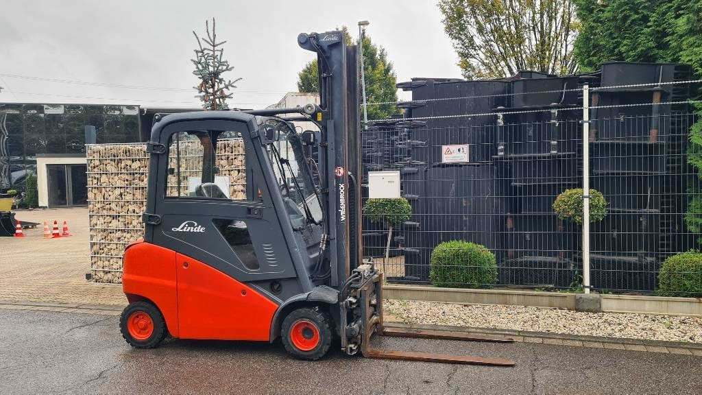 Linde H 20 D, Triplex, Seitenschieber, Positionierer - رافعة شوكية ديزل: صور 4 Linde H 20 D, Triplex, Seitenschieber, Positionierer - رافعة شوكية ديزل: صور 4