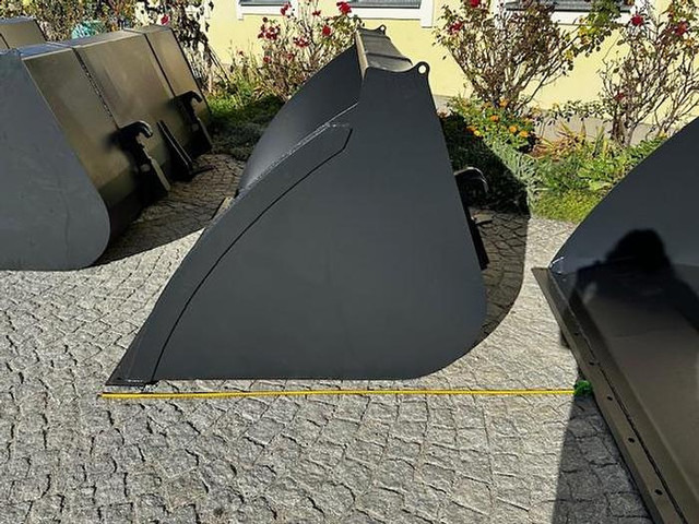 Big Volumenschaufel 200 cm mit Merlo ZM2 Aufnahme - بكت: صور 5 Big Volumenschaufel 200 cm mit Merlo ZM2 Aufnahme - بكت: صور 5