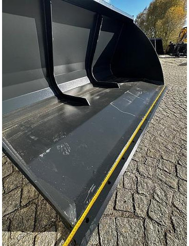 Big Volumenschaufel 250 cm mit Claas Scorpion Aufnahme - بكت: صور 2 Big Volumenschaufel 250 cm mit Claas Scorpion Aufnahme - بكت: صور 2
