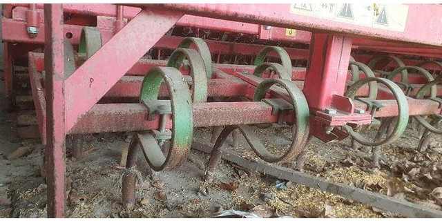 Gaspardo MC400 Säkombination - آلات البذر والغرس والشتل: صور 5 Gaspardo MC400 Säkombination - آلات البذر والغرس والشتل: صور 5