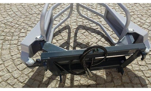 Rundballengreifer 180 cm pass. zu Euro Aufnahme - مخلبي - الآلات والماكينات الزراعية: صور 4 Rundballengreifer 180 cm pass. zu Euro Aufnahme - مخلبي - الآلات والماكينات الزراعية: صور 4