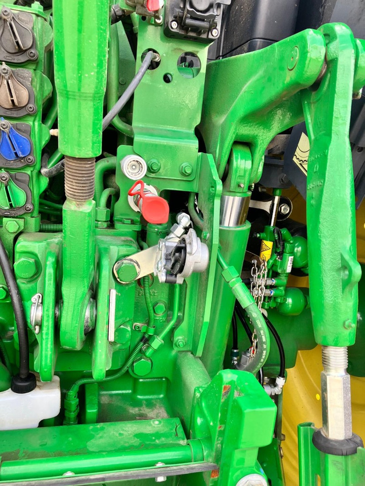 John Deere 6R 175 - جرار: صور 1 John Deere 6R 175 - جرار: صور 1