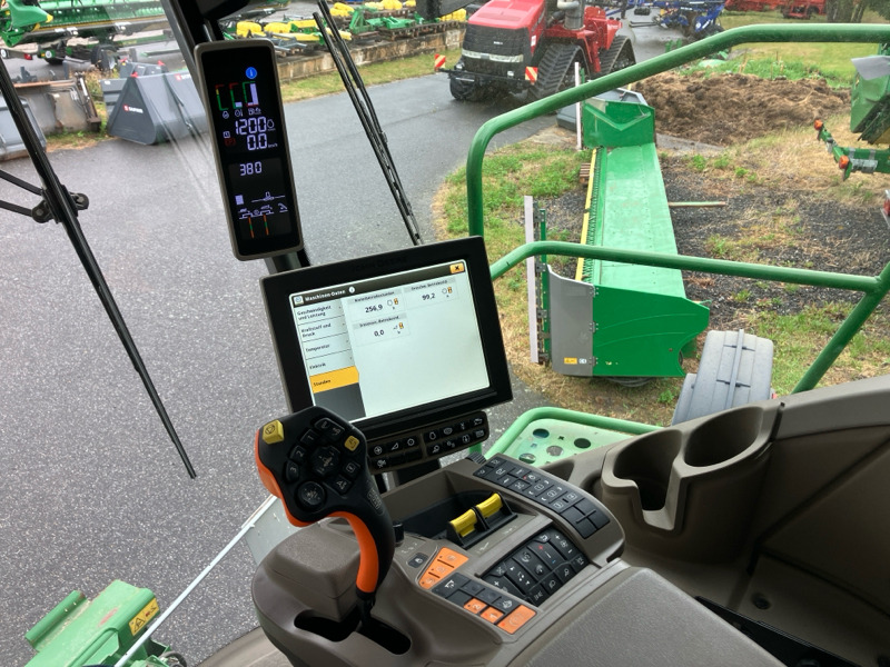 John Deere X9 1100 - حصادة شاملة: صور 4 John Deere X9 1100 - حصادة شاملة: صور 4