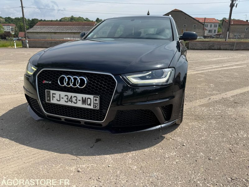 AUDI A4 RS4 - 2013 - 155 000KM - سيارة: صور 1 AUDI A4 RS4 - 2013 - 155 000KM - سيارة: صور 1