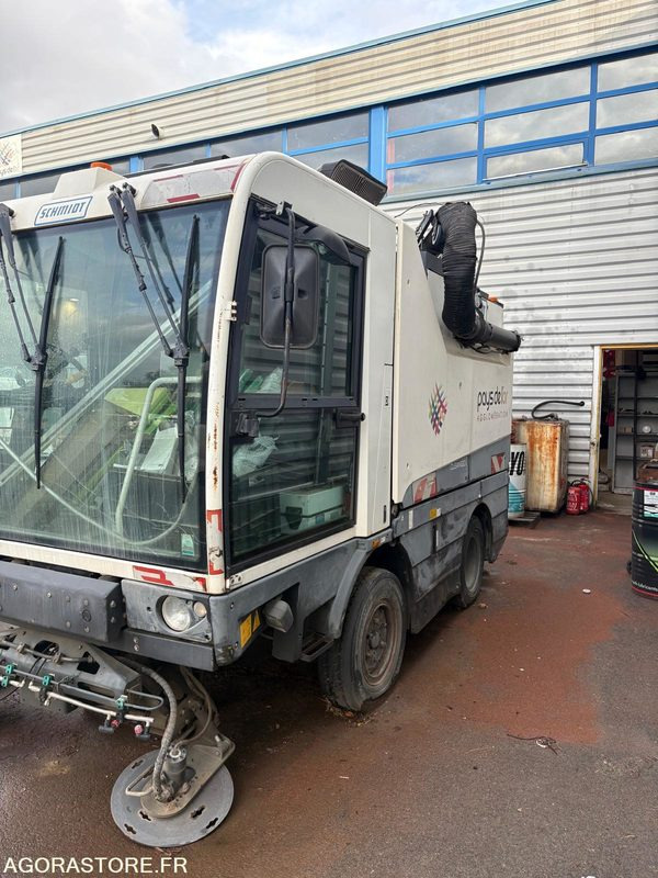 BALAYEUSE SCMIDT CLEANGO 500 AM 2013 MOTEUR HS N°VIN : WSVS2P1P204510198 - سياره كنس شوارع: صور 3 BALAYEUSE SCMIDT CLEANGO 500 AM 2013 MOTEUR HS N°VIN : WSVS2P1P204510198 - سياره كنس شوارع: صور 3