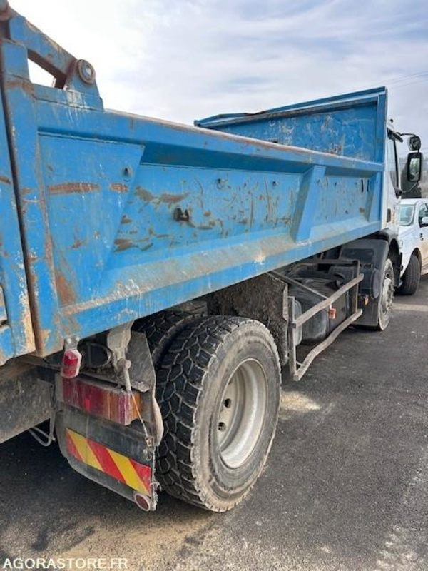 CAMION BI-BENNE RENAULT PREMIUM 270 DCI 420 000 KM 2002 - شاحنة: صور 2 CAMION BI-BENNE RENAULT PREMIUM 270 DCI 420 000 KM 2002 - شاحنة: صور 2