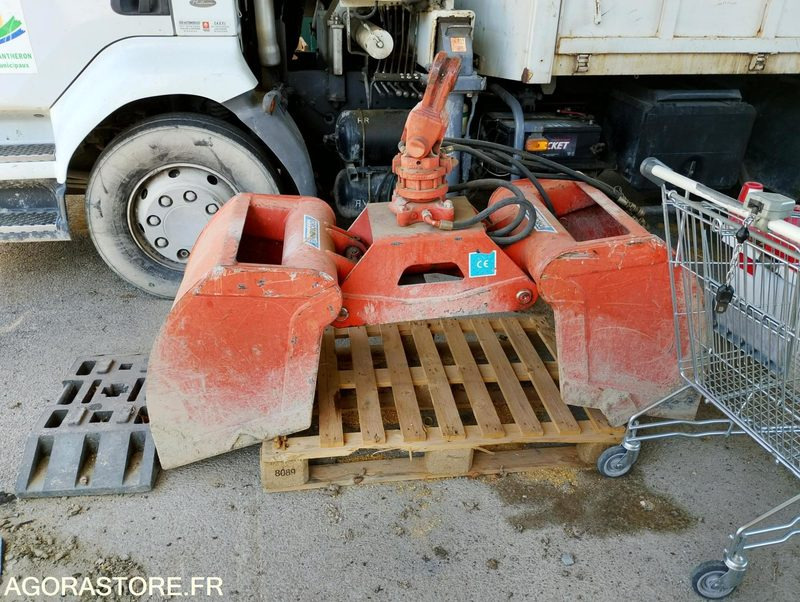 CAMION GRUE 250 RENAULT - شاحنة: صور 4 CAMION GRUE 250 RENAULT - شاحنة: صور 4