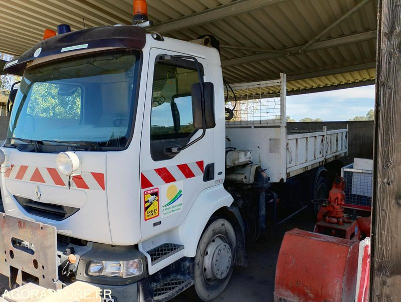 CAMION GRUE 250 RENAULT - شاحنة: صور 1 CAMION GRUE 250 RENAULT - شاحنة: صور 1