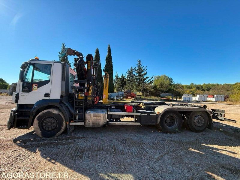 CAMION POLYBENNE GRUE IVECO MOTEUR HS - 390000km - 2014 - شاحنة ذات الخطاف: صور 2 CAMION POLYBENNE GRUE IVECO MOTEUR HS - 390000km - 2014 - شاحنة ذات الخطاف: صور 2