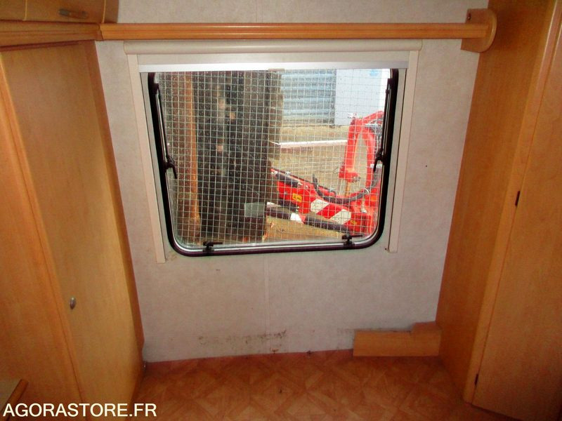 CARAVANE PRESTIGE double essieux - الشاحنات الصغيرة: صور 5 CARAVANE PRESTIGE double essieux - الشاحنات الصغيرة: صور 5