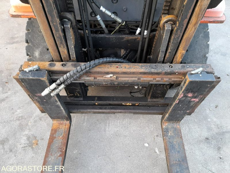 CHARIOT ELEVATEUR TOYOTA 627FDF25 - 2000 - رافعة شوكية ديزل: صور 5 CHARIOT ELEVATEUR TOYOTA 627FDF25 - 2000 - رافعة شوكية ديزل: صور 5