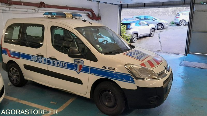 CITROEN BERLINGO - 2013 - 72200kms - سيارة: صور 4 CITROEN BERLINGO - 2013 - 72200kms - سيارة: صور 4