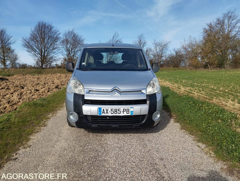 CITROEN BERLINGO COMBISPACE 1.6 HDI 110 DIESEL - 5 PLACES - ANNÉE 2009 - سيارة: صور 3 CITROEN BERLINGO COMBISPACE 1.6 HDI 110 DIESEL - 5 PLACES - ANNÉE 2009 - سيارة: صور 3