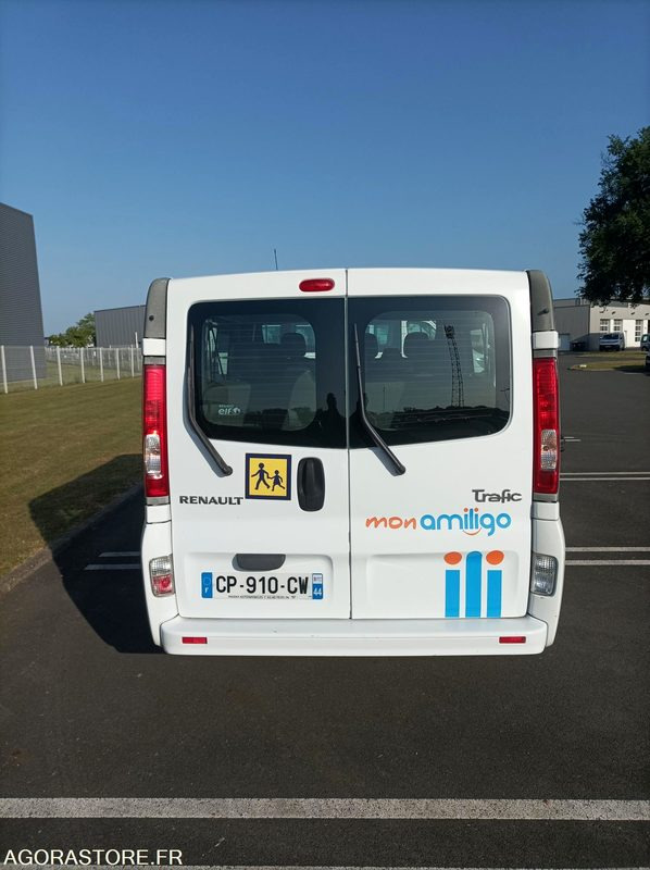 CP-910-CW - Roulant - RENAULT TRAFIC - VP - 9 Places - 308 000 Kms - حافلة صغيرة, ميكروباص: صور 5 CP-910-CW - Roulant - RENAULT TRAFIC - VP - 9 Places - 308 000 Kms - حافلة صغيرة, ميكروباص: صور 5