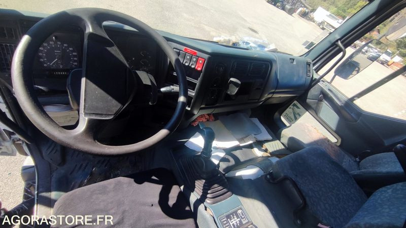 Camion Hydrocureur Renault Premium Kerax - 2000 - فراغ شاحنة: صور 5 Camion Hydrocureur Renault Premium Kerax - 2000 - فراغ شاحنة: صور 5