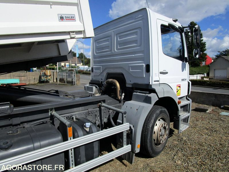 Camion benne Ampliroll Mercedes Axor - 2007 - 206 900 km - TRES BON ETAT - شاحنة ذات الخطاف: صور 3 Camion benne Ampliroll Mercedes Axor - 2007 - 206 900 km - TRES BON ETAT - شاحنة ذات الخطاف: صور 3