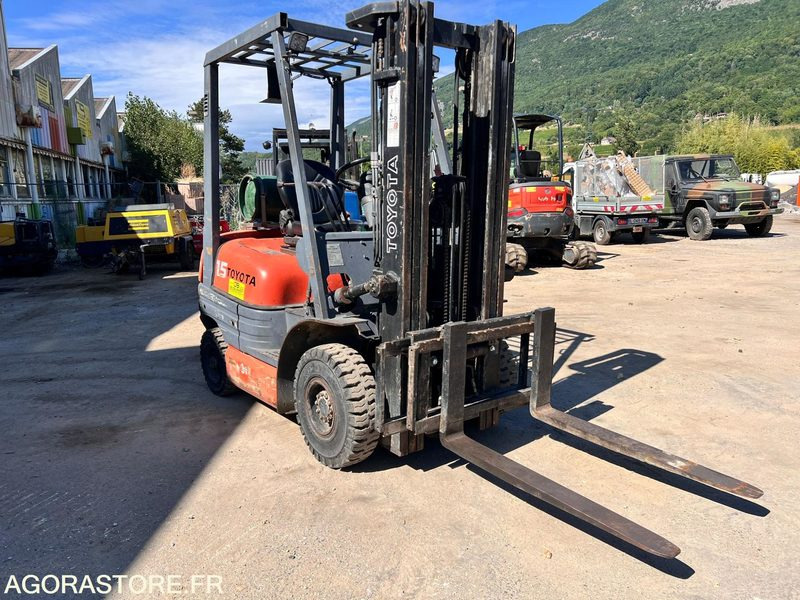 Chariot élévateur à gaz Toyota FG15 4,3m - 1,5T - Année 1994 - 10770 heures - رافعة شوكية تعمل بالغاز: صور 5 Chariot élévateur à gaz Toyota FG15 4,3m - 1,5T - Année 1994 - 10770 heures - رافعة شوكية تعمل بالغاز: صور 5