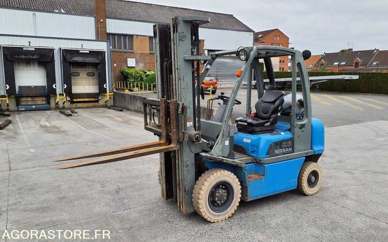 Chariot élévateur frontal GAZ Nissan 2827 heures Triplex UD02A25PQ - 3F550 - رافعة شوكية: صور 3 Chariot élévateur frontal GAZ Nissan 2827 heures Triplex UD02A25PQ - 3F550 - رافعة شوكية: صور 3