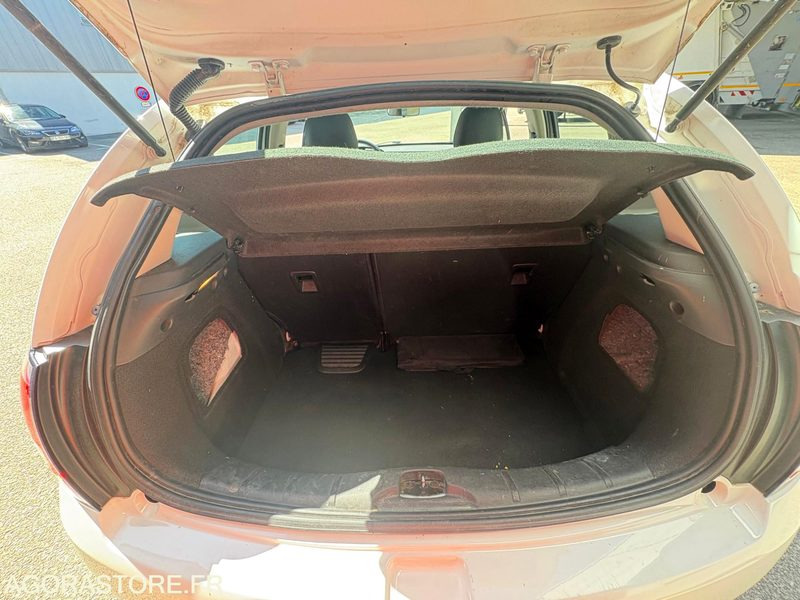 Citroën C3 - 2013 - 233 100 km - DB126JA - سيارة: صور 5 Citroën C3 - 2013 - 233 100 km - DB126JA - سيارة: صور 5