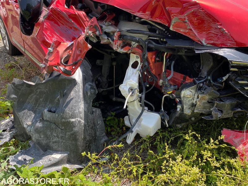 Clio v essence 2024 sans procédure - سيارة: صور 2 Clio v essence 2024 sans procédure - سيارة: صور 2