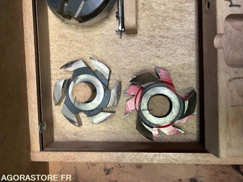 Combiné de menuisier C310e LUREM (380V) - avec outils et fraise de toupie - الأدوات والمعدات: صور 4 Combiné de menuisier C310e LUREM (380V) - avec outils et fraise de toupie - الأدوات والمعدات: صور 4