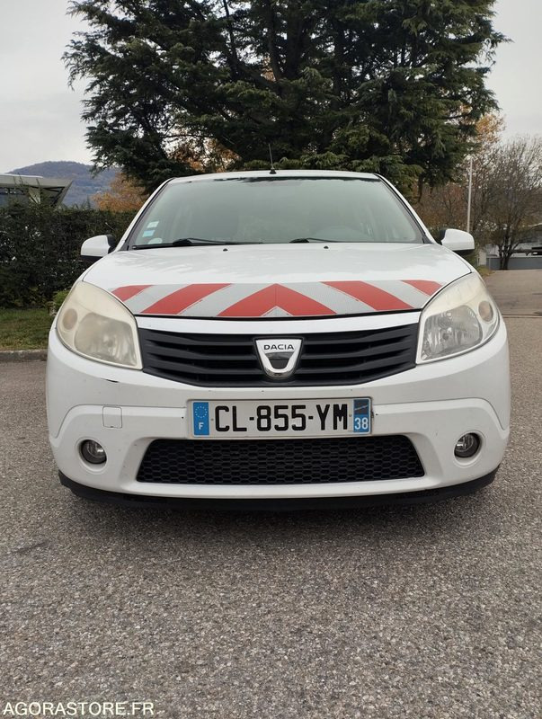 DACIA SANDERO_1.5 dCi eco2 90 cv _ CL-855-YM - سيارة: صور 2 DACIA SANDERO_1.5 dCi eco2 90 cv _ CL-855-YM - سيارة: صور 2