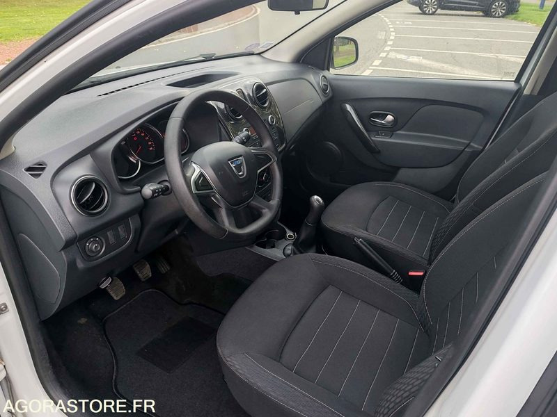 DACIA SANDERO - 45500km - année 2020 - سيارة: صور 4 DACIA SANDERO - 45500km - année 2020 - سيارة: صور 4