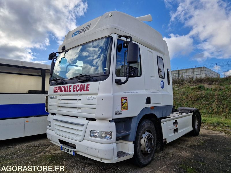 DAF CF 85.360 - 2012 - 241565 Kms - CB337EY - شاحنة جرار: صور 1 DAF CF 85.360 - 2012 - 241565 Kms - CB337EY - شاحنة جرار: صور 1
