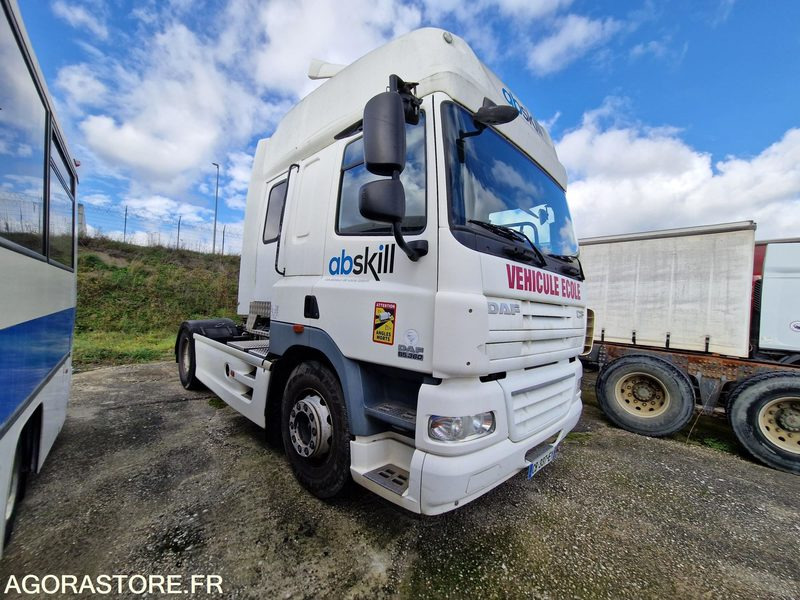 DAF CF 85.360 - 2012 - 241565 Kms - CB337EY - شاحنة جرار: صور 2 DAF CF 85.360 - 2012 - 241565 Kms - CB337EY - شاحنة جرار: صور 2