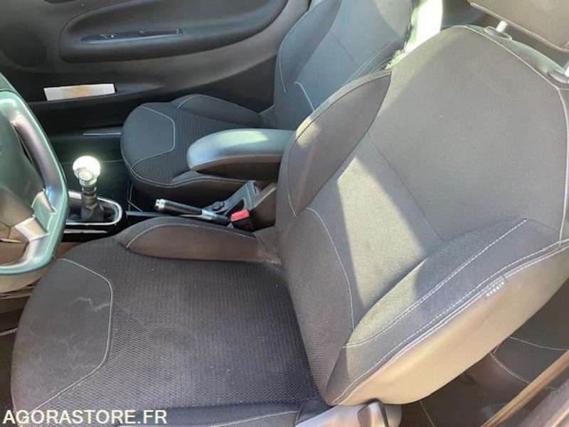 DS3SOCHIC PT 110cv. 11/2016. 107150 KM - سيارة: صور 5 DS3SOCHIC PT 110cv. 11/2016. 107150 KM - سيارة: صور 5